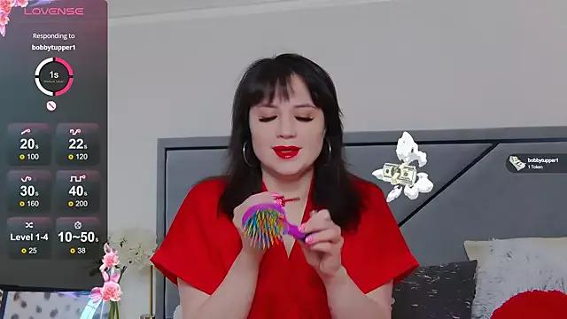 BellaHillss on StripChat 