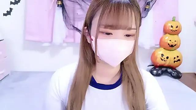 MAIKA_pyon